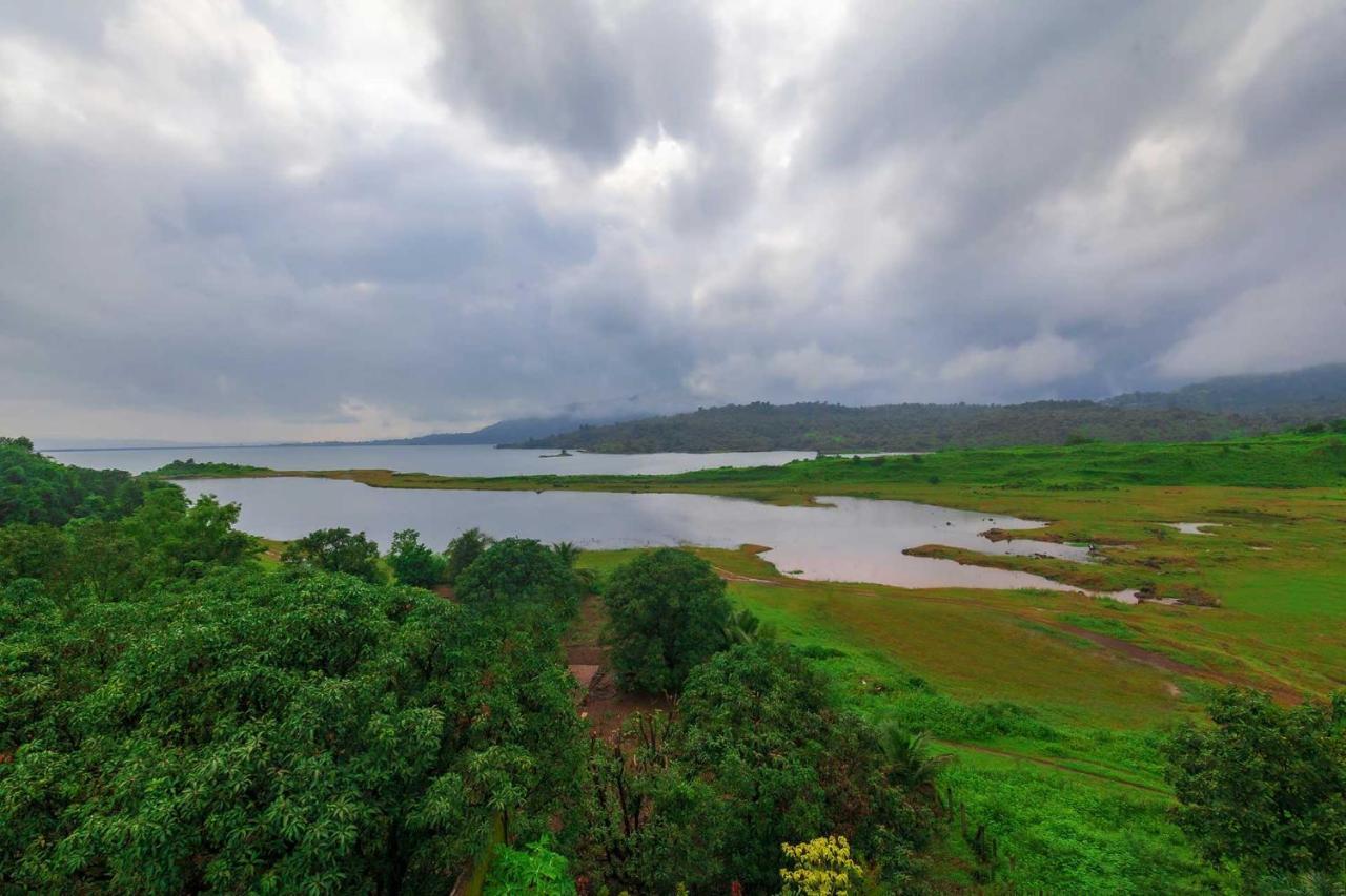 StayVista at Sunset Boulevard Karjat Eksteriør billede