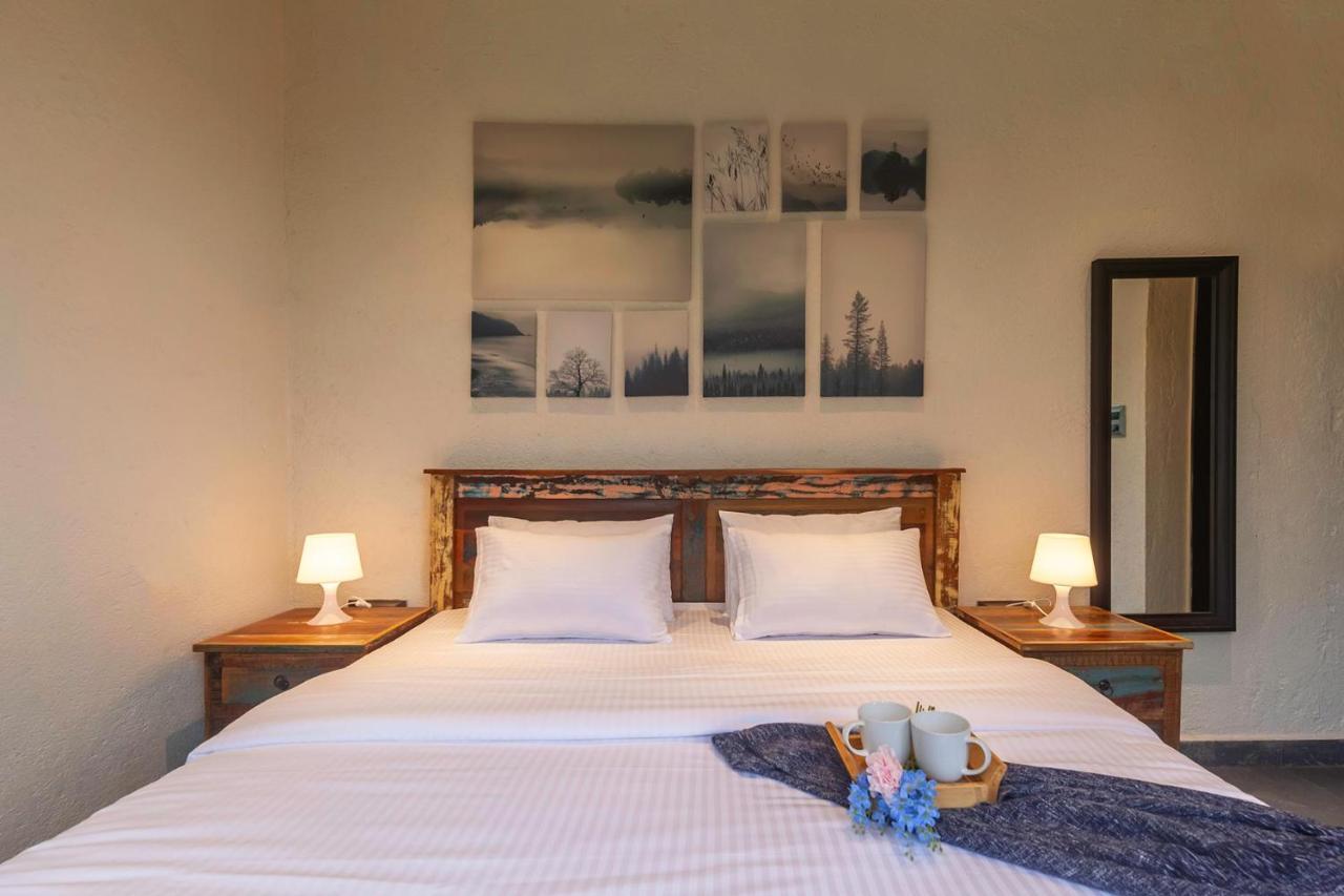 StayVista at Sunset Boulevard Karjat Eksteriør billede