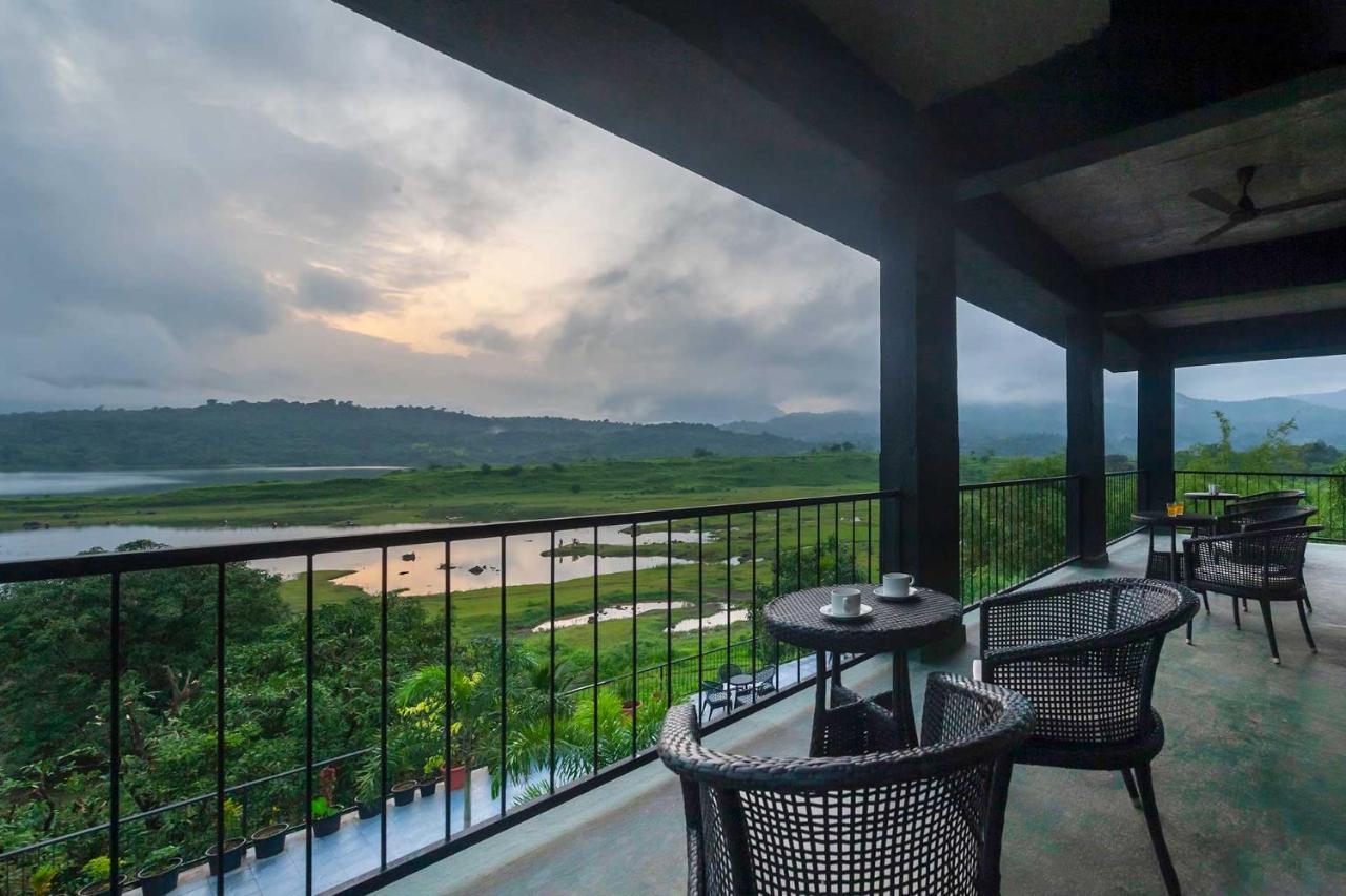 StayVista at Sunset Boulevard Karjat Eksteriør billede