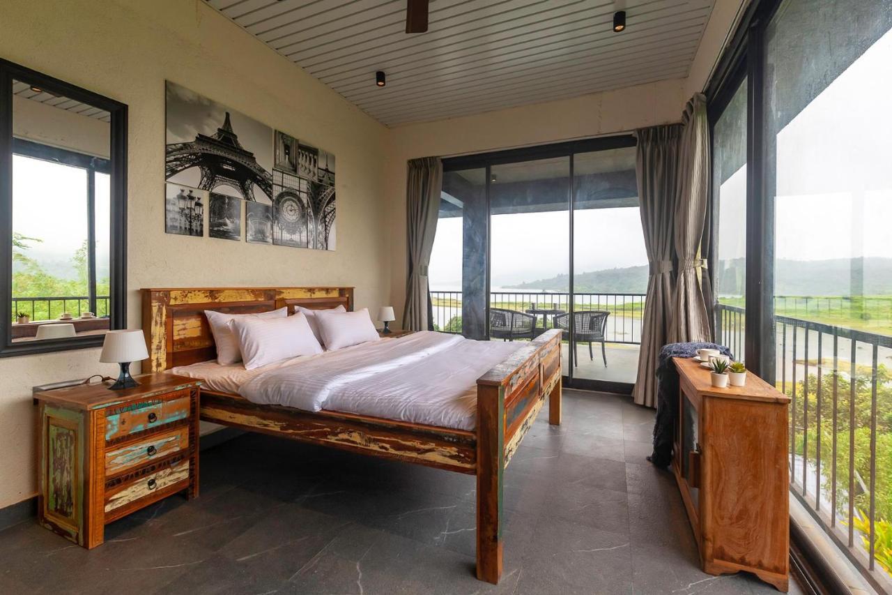 StayVista at Sunset Boulevard Karjat Eksteriør billede