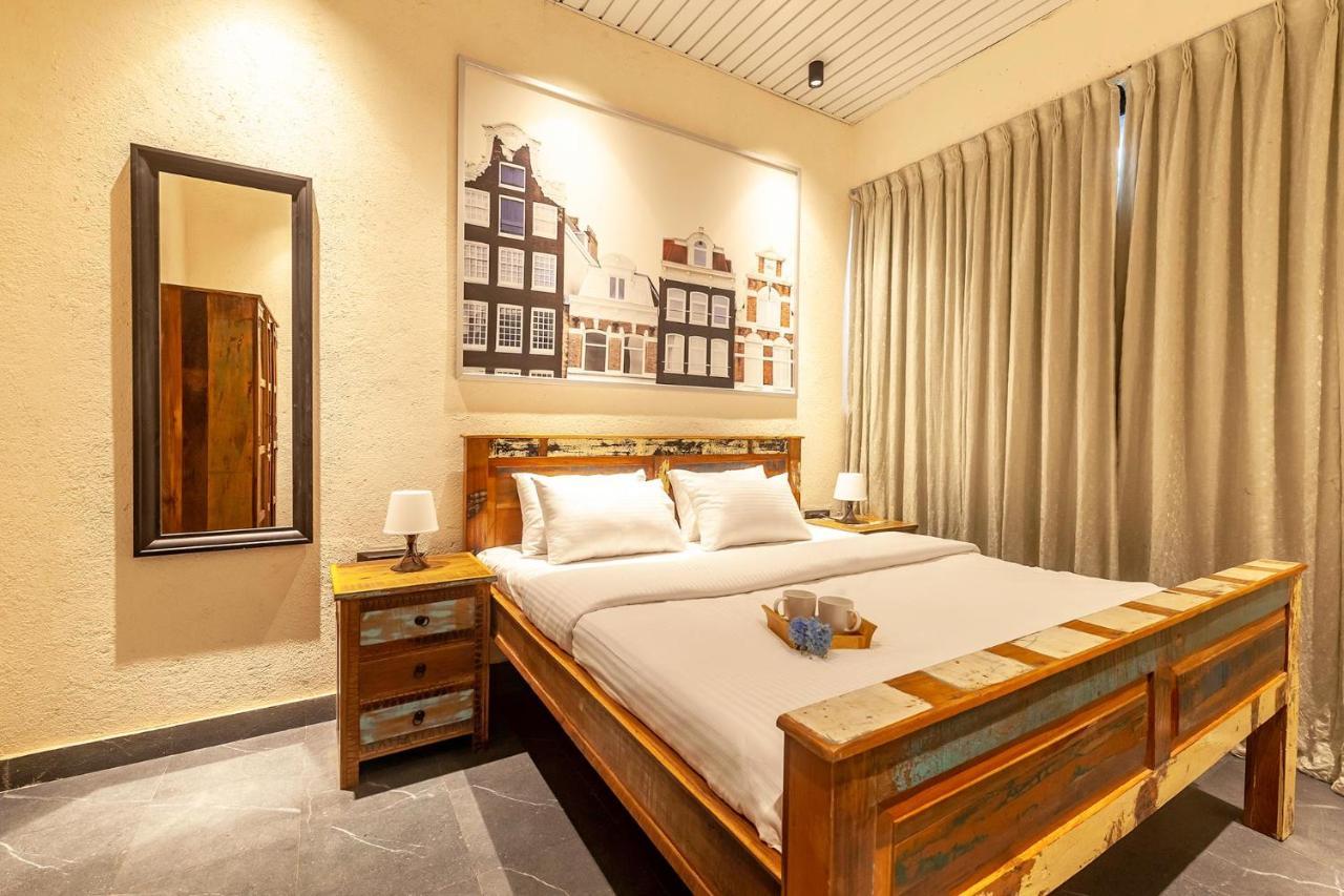 StayVista at Sunset Boulevard Karjat Eksteriør billede