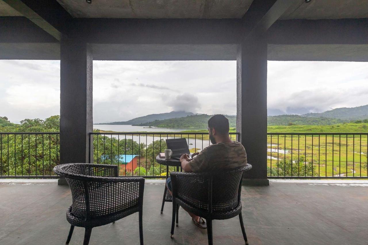 StayVista at Sunset Boulevard Karjat Eksteriør billede