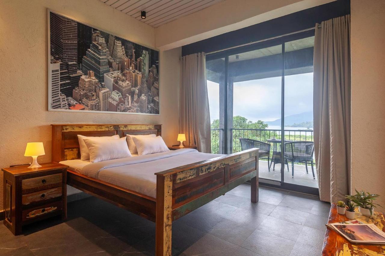 StayVista at Sunset Boulevard Karjat Eksteriør billede