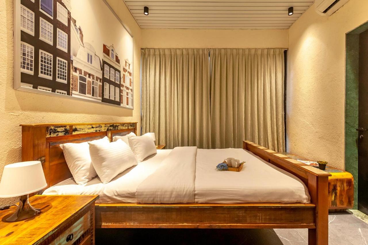 StayVista at Sunset Boulevard Karjat Eksteriør billede