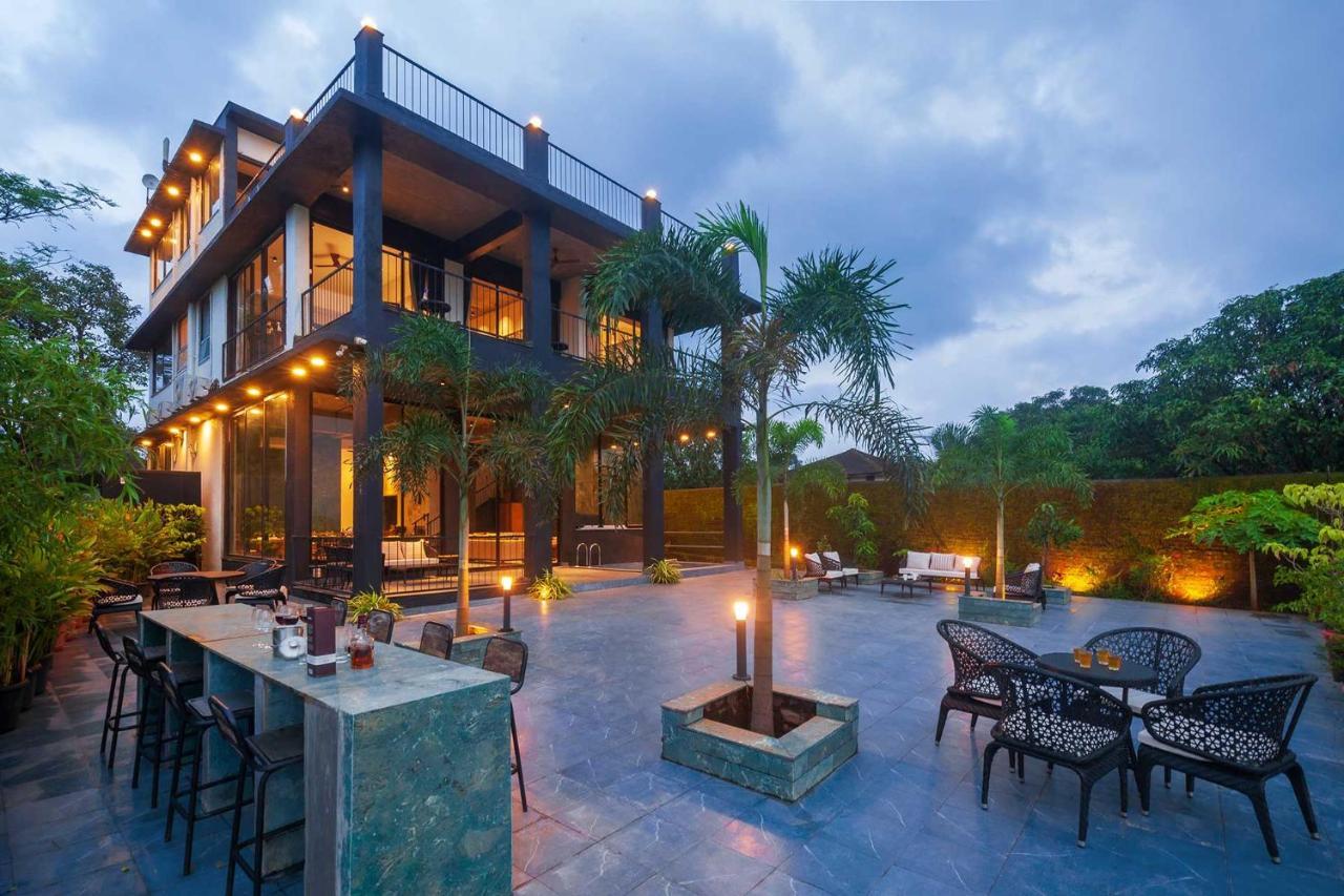 StayVista at Sunset Boulevard Karjat Eksteriør billede